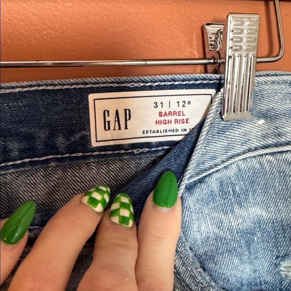 GAP Light Blue Distressed Barrel Jeans - Picture 2 of 3